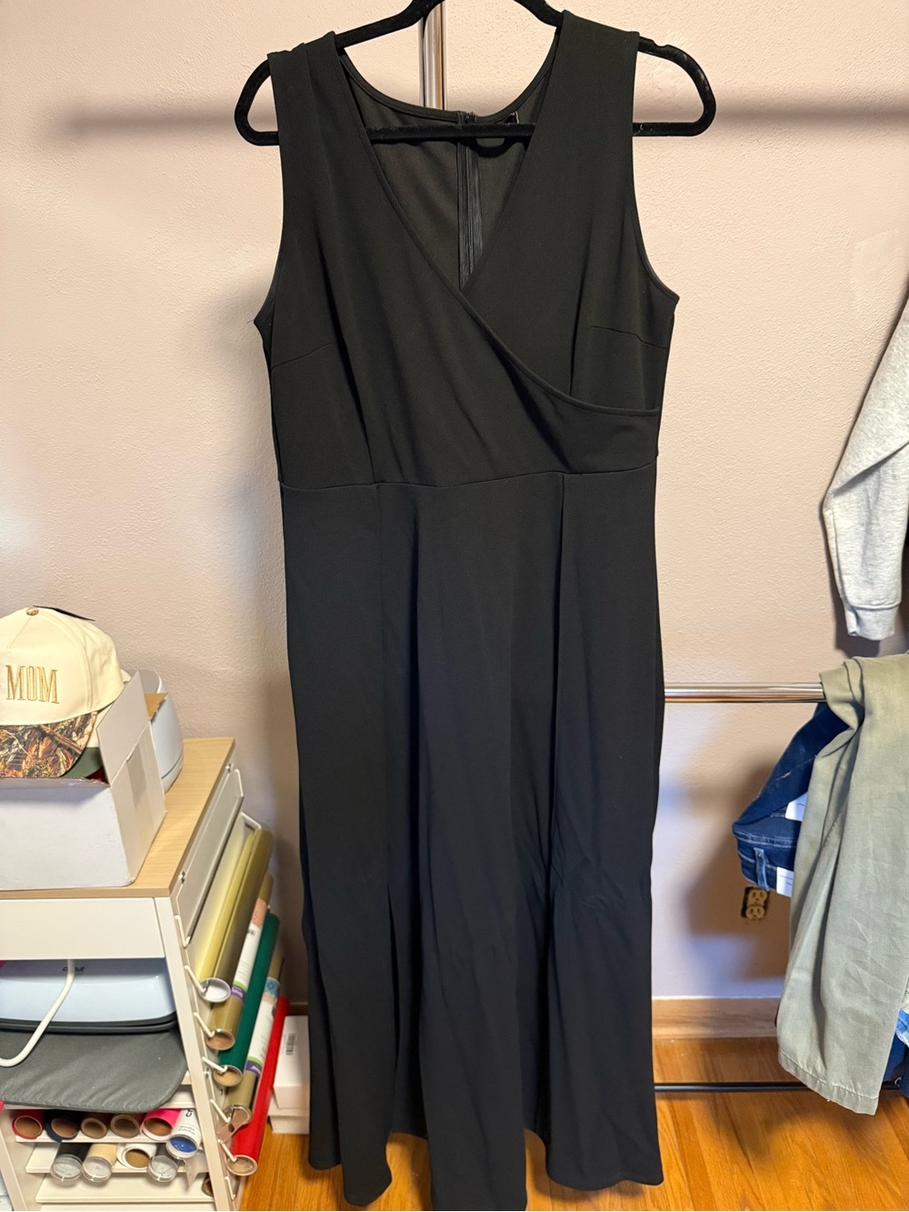 Classic Black V-Neck Sleeveless Maxi Dress